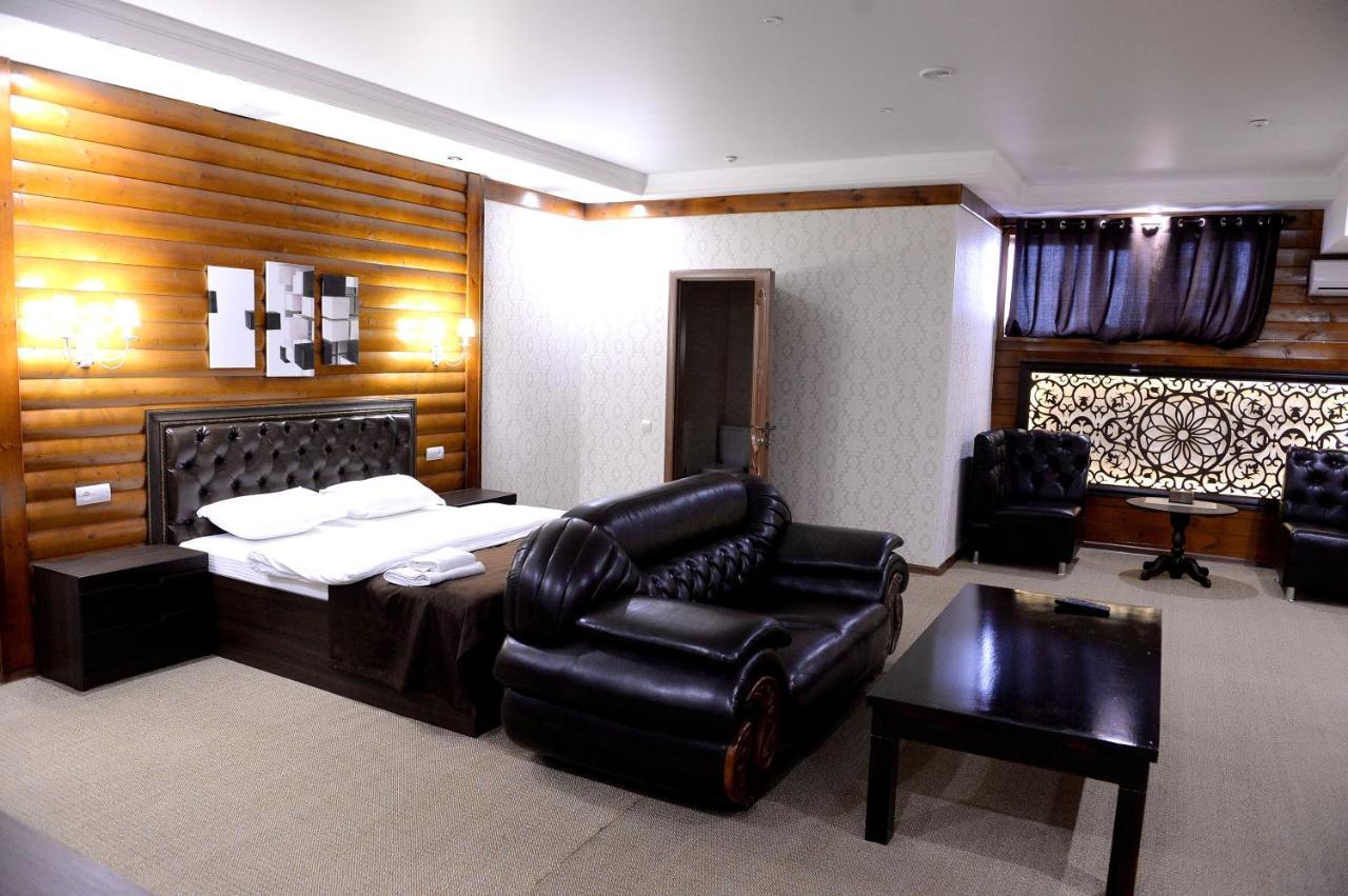 Pride Hotel Taraz Exterior photo