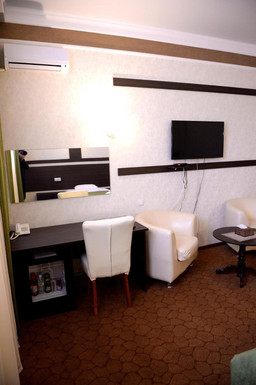 Pride Hotel Taraz Room photo